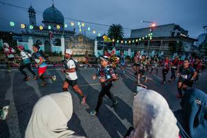 BIB: 
                            <button type="button" onclick="openModal(26232362)" class="btn btn-primary btn-sm float-right btn-popup" data-toggle="modal" data-target=".modal-high-quality">
                        <i class="fas fa-shopping-cart"></i> Add to Cart
                    </button>
                                            <button type="button" onclick="isThisMe(26232362, true)" class="btn btn-success btn-sm float-right btn-popup btn-isme hidden" data-toggle="tooltip" data-placement="bottom" title="นี่คือรูปของคุณใช่ไหม คลิกที่นี่เพื่อเอาเข้าอัลบั้ม">
                        <i class="fas fa-plus"></i> Add to album
                    </button>
                    <button type="button" onclick="isThisMe(26232362, false)" class="btn btn-warning btn-sm float-right btn-popup btn-isnotme hidden">
                        <i class="fas fa-ban"></i> Remove from album
                    </button>